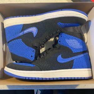 Air Jordan 1, fly knit Blue Royal. Men’s size 8